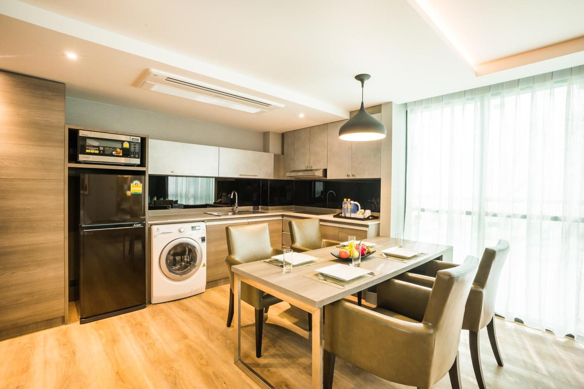 Citrus Suites Sukhumvit 6 By Compass Hospitality Bangkok Kültér fotó