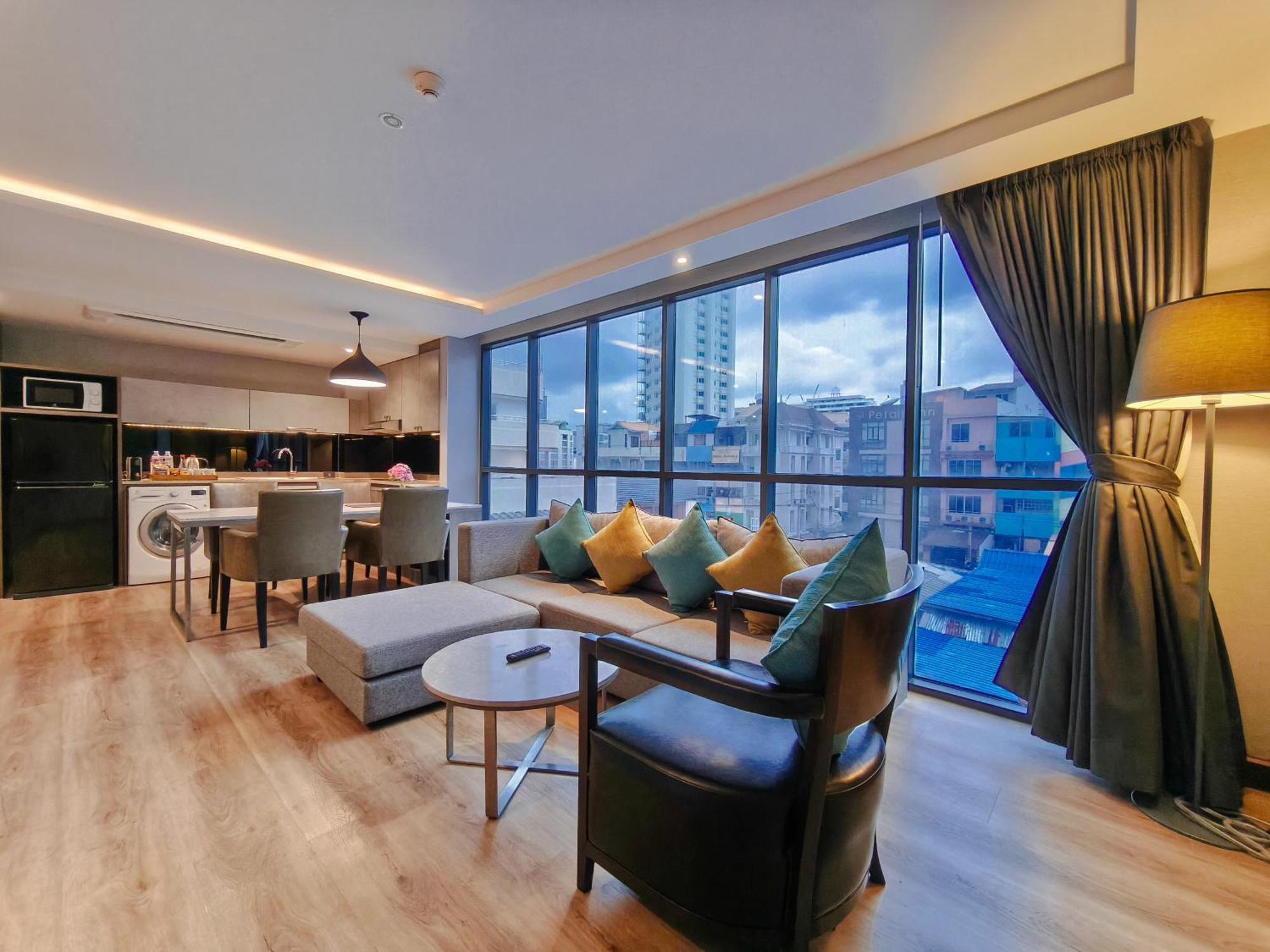 Citrus Suites Sukhumvit 6 By Compass Hospitality Bangkok Kültér fotó