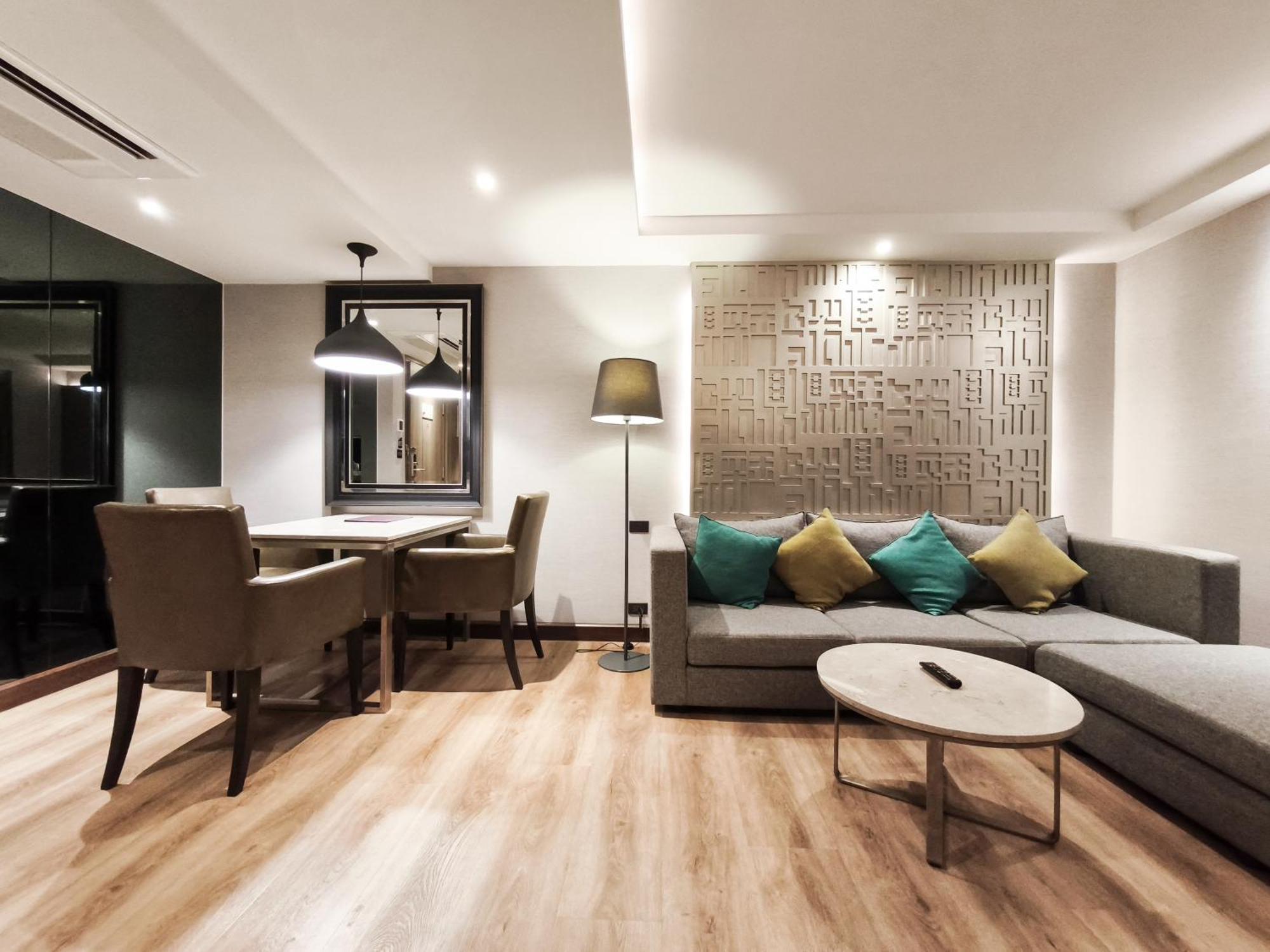 Citrus Suites Sukhumvit 6 By Compass Hospitality Bangkok Kültér fotó