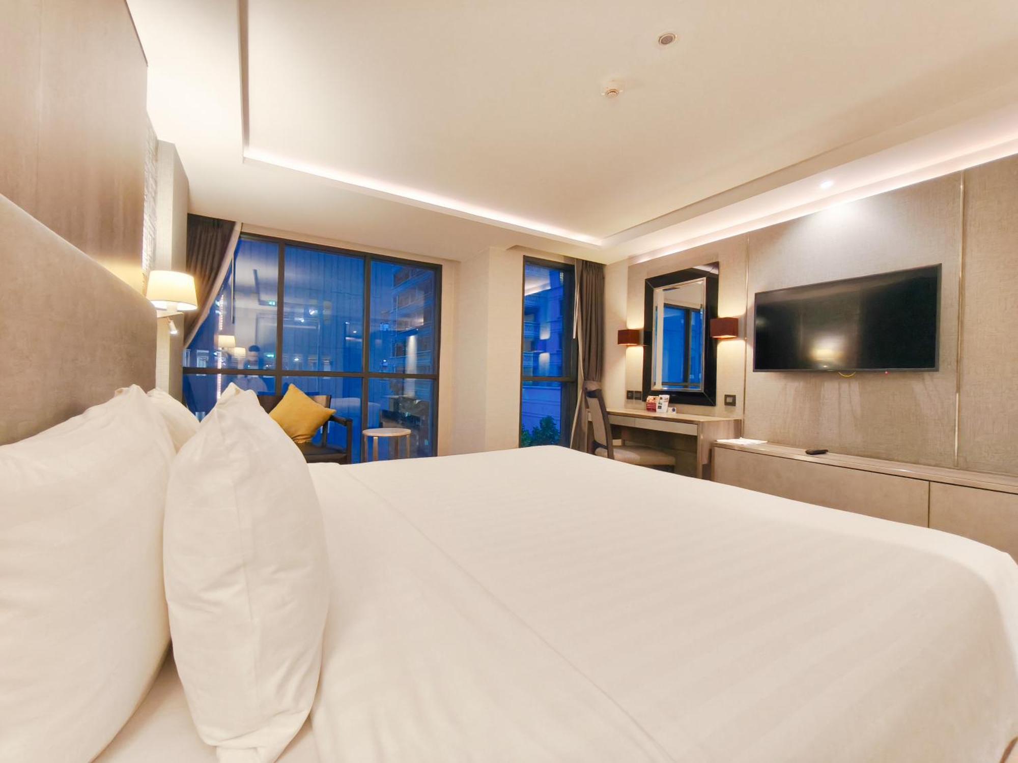 Citrus Suites Sukhumvit 6 By Compass Hospitality Bangkok Kültér fotó